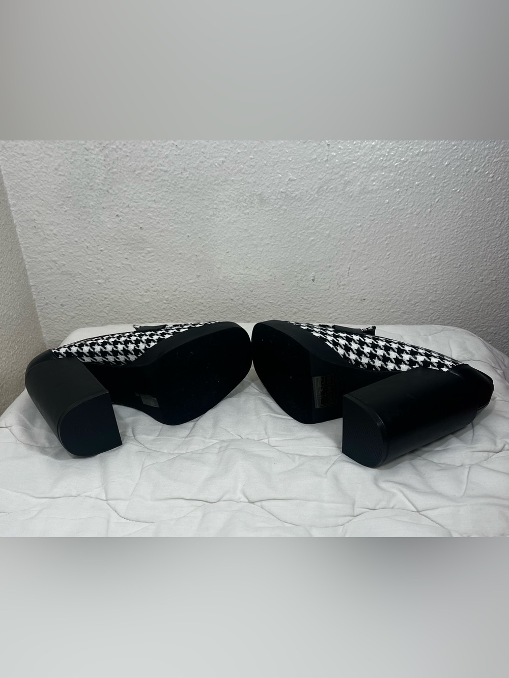 Bamboo Black & White Houndstooth Platform Loafers 10 - Picture 4 of 4